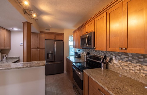 Gulfstream Beach Condominio | ON THE BEACH! - POOL, BEACH- PICKLEBALL. 3 Bed -2 Bath Condo with Ocean Views!"