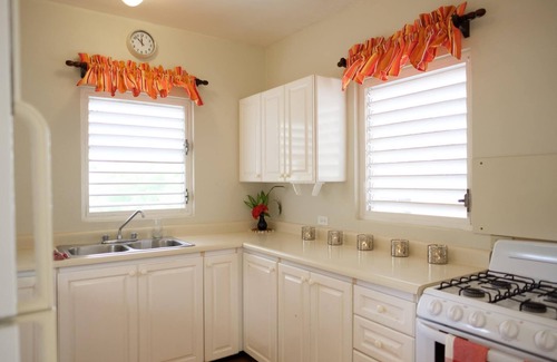 Silver Sands Villa | 3BR Beachfront Villa w/ Staff-DV