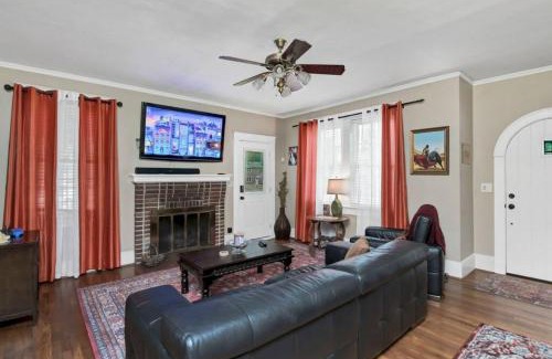 Columbia Casa | 3BR Brick Cottage-Mins to USC