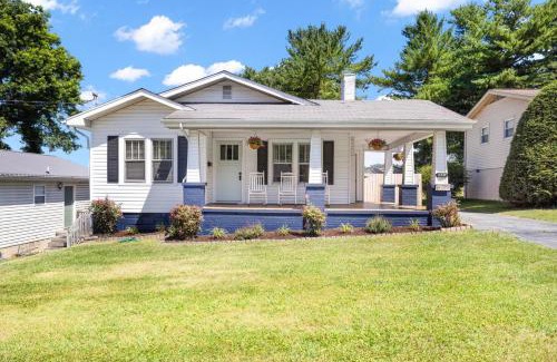 Bristol Casa | 3BR Bristol Retreat - 2 Blocks from State Street