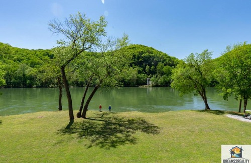 Mountain View Casa | 3BR Cabin On the White River with Boat Launch - Great Fishing - CCWC