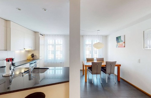 Seefeld Apartamento | 3BR city flat near Bellevue! SF6