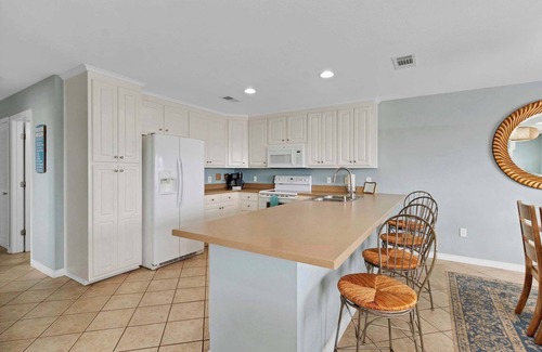 Gulf Shores Apartamento | 3BR Condo with Gulf Views,Pool,Boat Launch & Dock