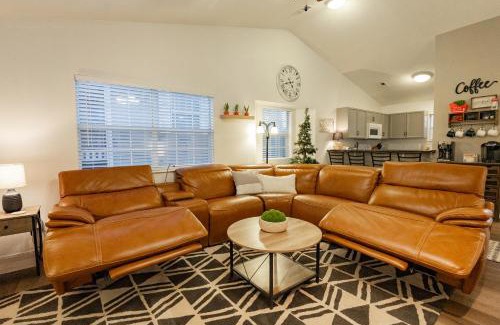 Table Rock Casa | 3BR Condo with Recliners - Central Location - Stairs Required - FREE TICKETS INCLUDED - FC39-2