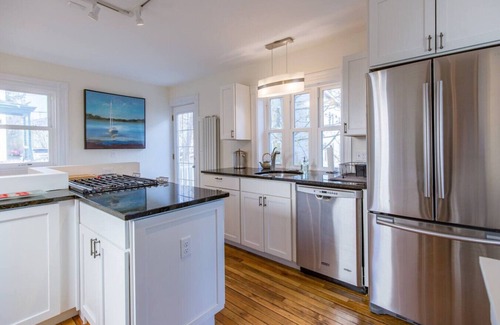 Munjoy Hill Cabaña | 3BR Cottage Parking A Peaceful Oasis on Munjoy Hill