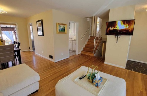 Kemp Mill Cabaña | 3BR Cozy, Private and Spacious Family House with plenty of Amenities.