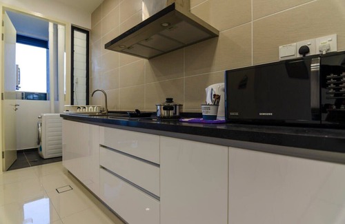 Medini Apartamento | 3BR D'pristine Suite Near Legoland, Stunning Views
