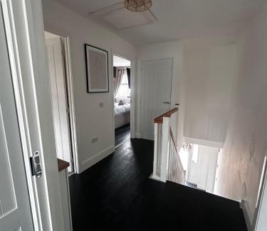 Glasgow Apartamento | 3BR Detached Home, Driveway & Large Rear Garden
