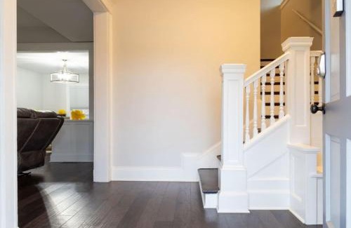 Clayton-Tamm Casa | 3BR Dogtown Bungalow Office and Bar