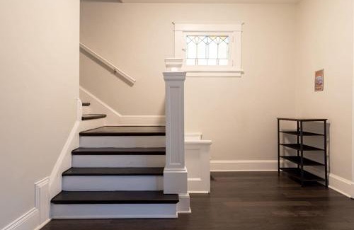 Clayton-Tamm Casa | 3BR Dogtown Bungalow Office and Bar