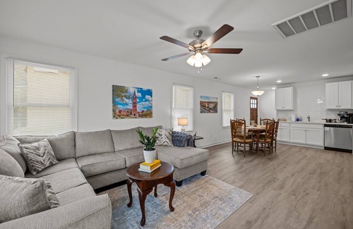 Salisbury Casa | 3BR Downtown Retreat King Bed Cozy & Fast WiFi