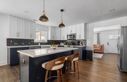 Smyrna Casa | An Entertainment Oasis Near The Battery, Sleeps 10