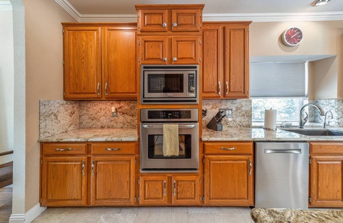Flower Mound Casa | 3BR Family Oasis: Hot Tub, Office, Scenic Trails, Close to Shops, Dining, and DFW Airport