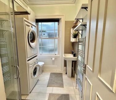 Hanwell Apartamento | 3BR flat, Free parking,Sleeps 6, 4 stope to Central London