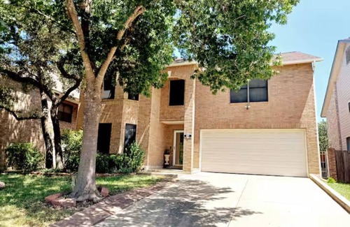 Braun's Farm Casa | 3BR Fun Retreat: Game Room & Attractions Nearby!