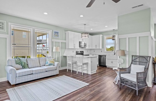 Oak Hammock Casa | 3BR Harkers Island Dream! King bed! WaterViews