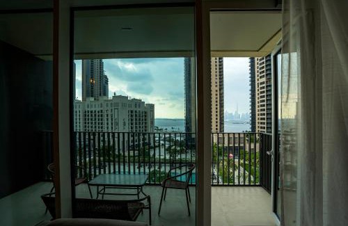 Dubai Apartamento | 3BR Haven with Burj Views by MagnoliasVHR