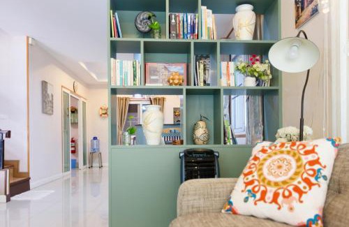 Hai Ya Villa | 3BR Home by Night Market Free Airport Pickup