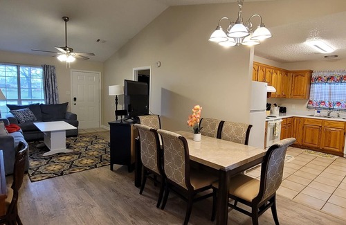 Jonesboro Casa | 3BR Home - Calm Neighborhood & 3 Miles to Hospital