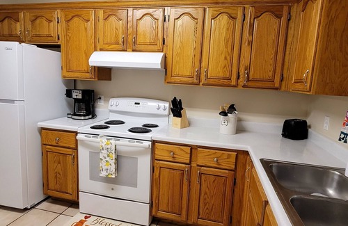 Jonesboro Casa | 3BR Home - Calm Neighborhood & 3 Miles to Hospital