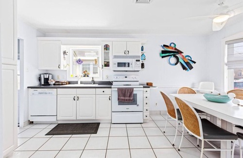 Margate City Casa | 3BR Home - Close to Beach - Backyard Oasis