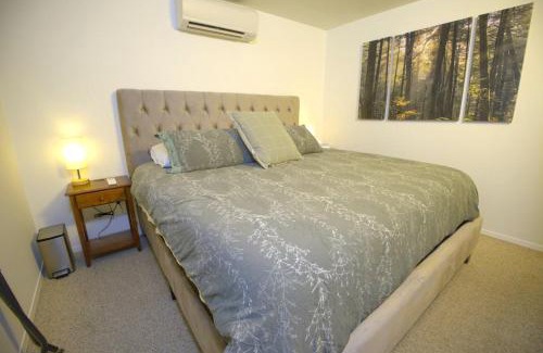 Back Loop Casa | 3br Home In Valley - King Beds & Bunk Beds