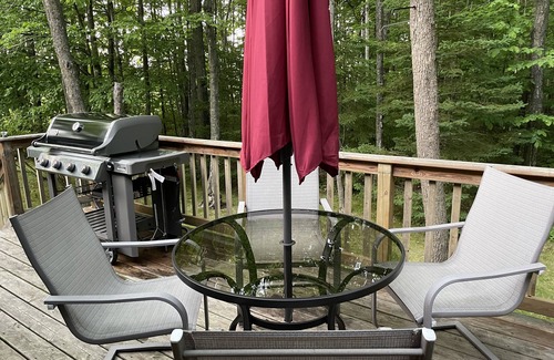 Egg Harbor Casa | 3BR Home Nestled on a Door County Wooded Lot