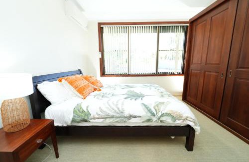 Roselands Casa | 3BR Home with Pool Near Shops, M5 & Train Stations