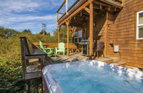 Neahkahnie Beach Casa | 3br Hot Tub Ocean Views & King Beds Near Beach