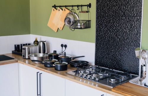 Leicester Casa | 3BR House-5 Beds-Drivewayx2-WiFi 500Mbps-7 Guests (5 ⭐️⭐️⭐️⭐️⭐️ Ratings Airbnb)