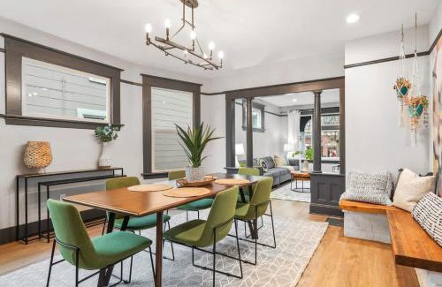 Sunnyside Casa | 3BR House - Renovated - Parking - Fast Wifi