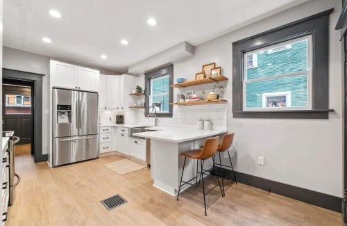 Sunnyside Casa | 3BR House - Renovated - Parking - Fast Wifi