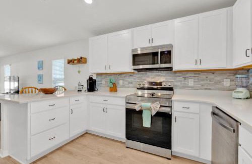 Auburndale Casa | 3BR House with Backyard & access to Auburndale Trail