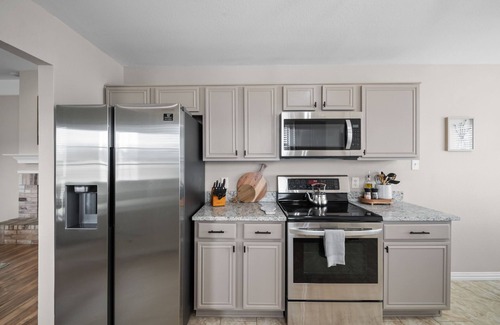 South Arlington Casa | 3BR in DFW | Epic Central | TX Live | AT&T Stadium