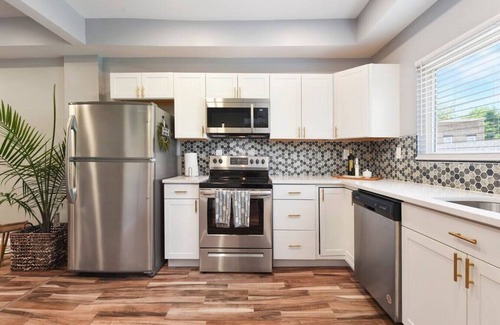 East Liberty Casa | 3BR Luxury Home with Fireplace