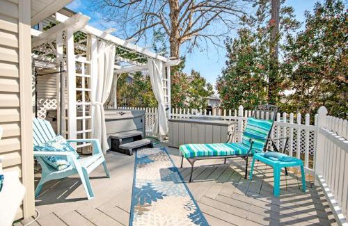 Socastee Casa | 3BR Master Loft Master Suite 3 bath hot tub pets enclosed yard