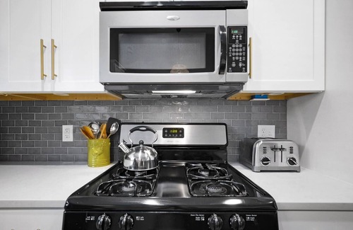 Foster Heights Casa | ★3BR Modern East ATX |UT|ACL|SXSW|DT-Dog friendly★