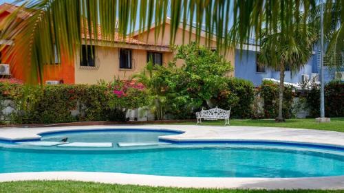 Zona Hotelera Casa | 3BR Modern House w/Pool and Great Location!
