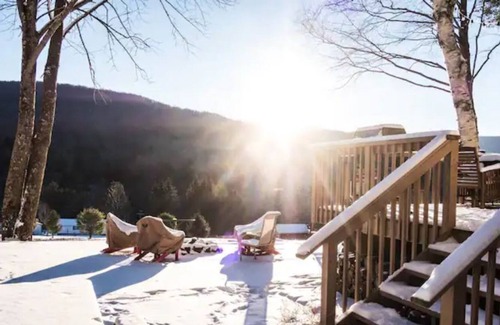 Arkville Cabina | 3BR Mountain View Ski Cabin with Hot Tub