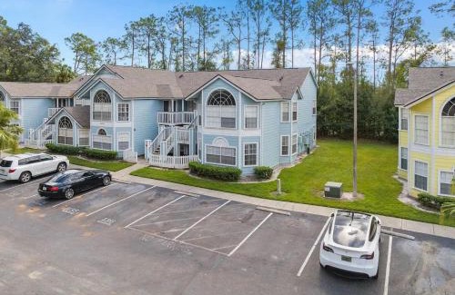 Royal Palm Bay Casa | 3BR Near Disney - Patio, Pool, Hot Tub, Gym & Sauna