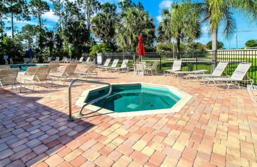 Royal Palm Bay Casa | 3BR Near Disney - Patio, Pool, Hot Tub, Gym & Sauna