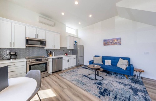 South Park Casa | 3BR Near Downtown, Rooftop Firepit, King bed, Parking