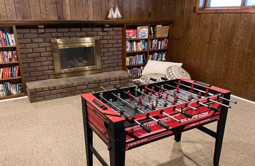 Waukazoo Woods Cabaña | 3BR Near Holland State Park Beach/Lake Michigan/Lake Macatawa