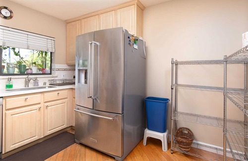 West Menlo Park Casa | 3BR Near Stanford, Bonus Room, No Cleaning Fee