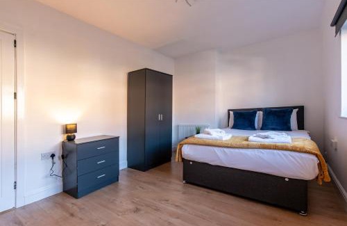 Newark upon Trent Casa | 3BR Nottingham House, WiFi & Free On-Street Parking