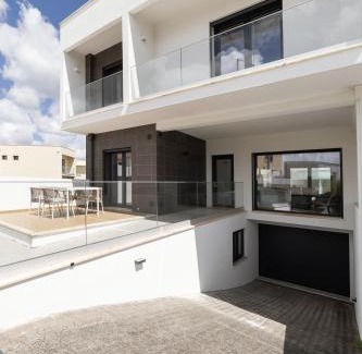 Bombarral Casa | 3BR Oasis With Pool by LovelyStay