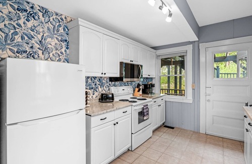 Gloucester Casa | 3BR Oceanview Townhouse on Boulevard I Walk to downtown l Sleeps 8