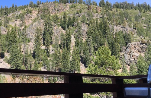Olympic Valley Condominio | 3BR Palisades Tahoe with POOL, Beaches, Hiking, Biking, Fishing & Rafting Nearby