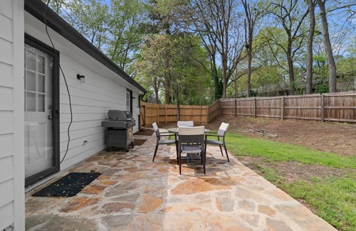 Marietta Casa | 3BR Pet-Friendly Home Ideal for Mid-Term stays Travel Ball Families Relocations in Marietta GA