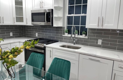 Southeast Yonkers Casa | 3BR Prime Luxury near NYC w Arcade Room